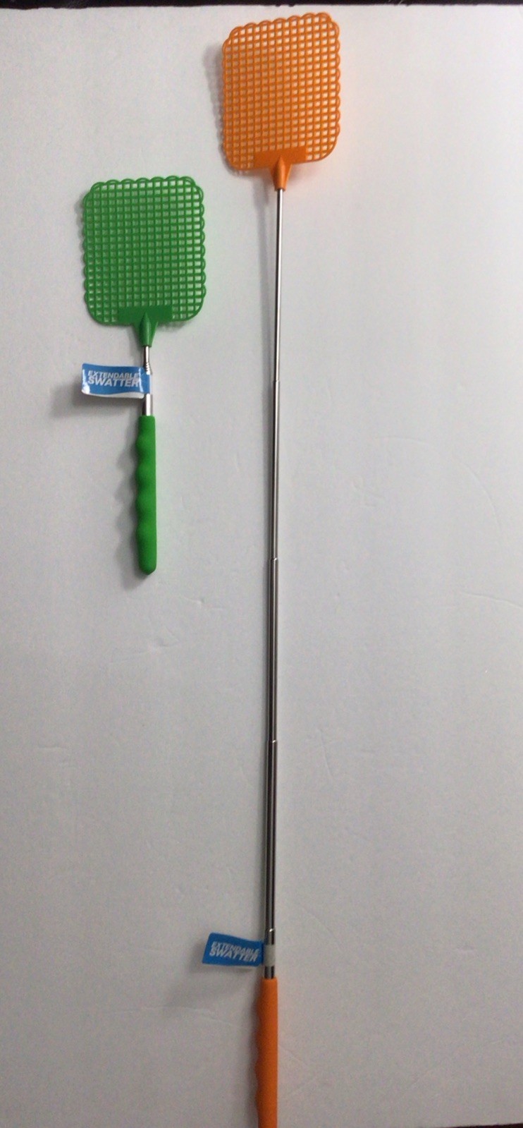 2 PC PLASTIC FLY SWATTER WITH STAINLESS STEAL EXTENDABLE HANDLE IN 4 COLORS