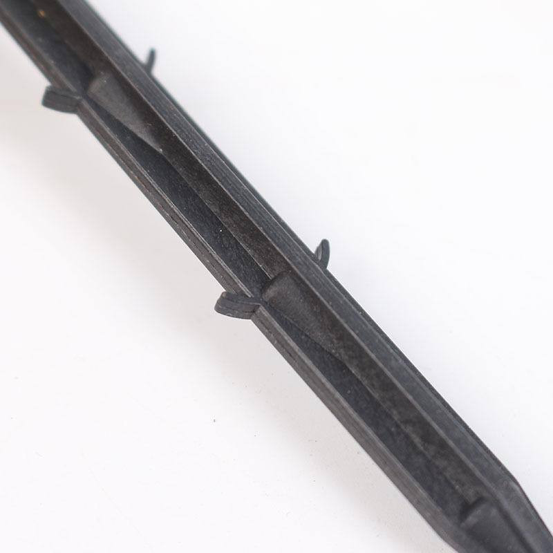 6 in. H Black Plastic Garden Stakes Landscape Staples Sturdy Weedmat Pins for We