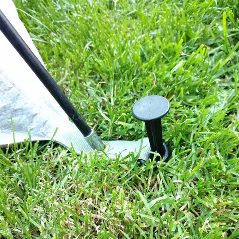 6 in. H Black Plastic Garden Stakes Landscape Staples Sturdy Weedmat Pins for We