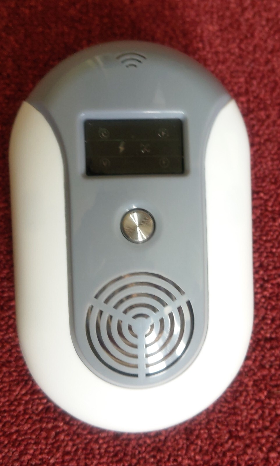 Electronic ultrasonic 360° pest repeller – US plug