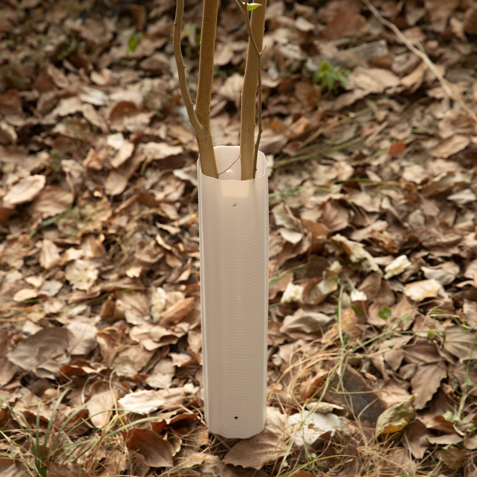 4pcs Expandable Tree Guards,Flexible Bark Protector,Tree Trunk white