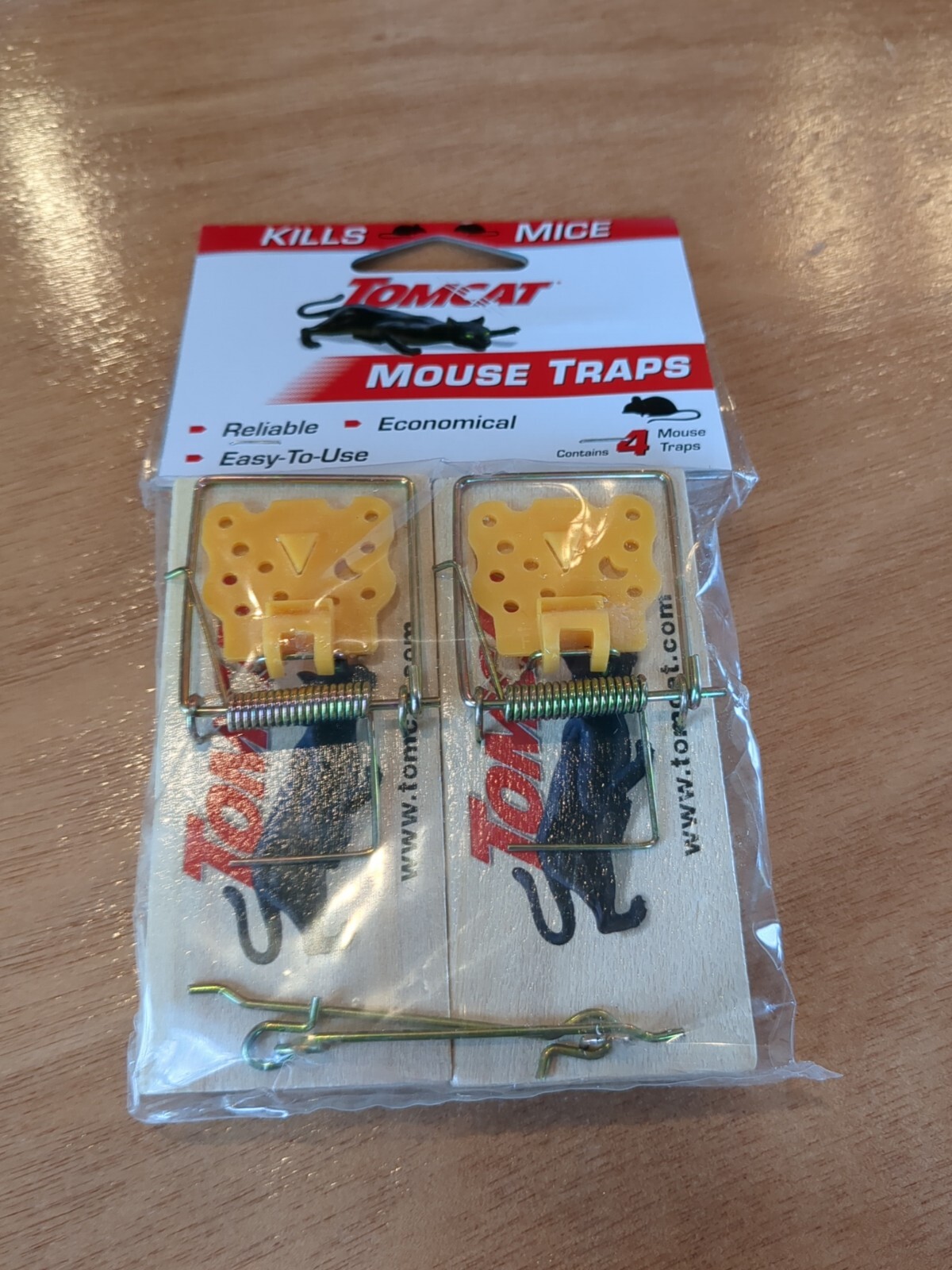Tomcat Wood Traditional Snap 4 Pack Mouse Traps Cheese Peanutbutter