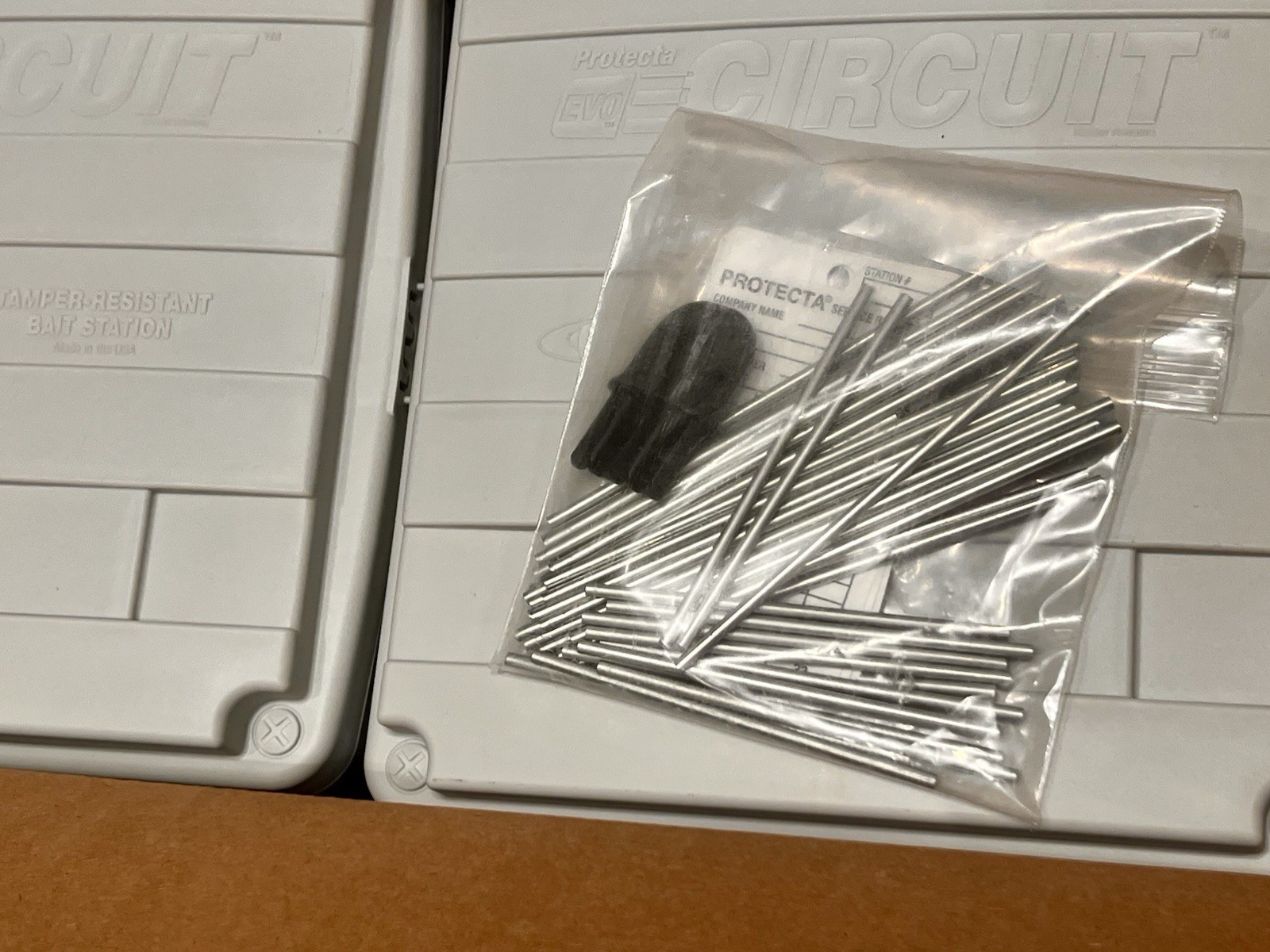 6 Gray Bait Stations – Protecta EVO Circuit EC8806- New In Box With Key And Rods