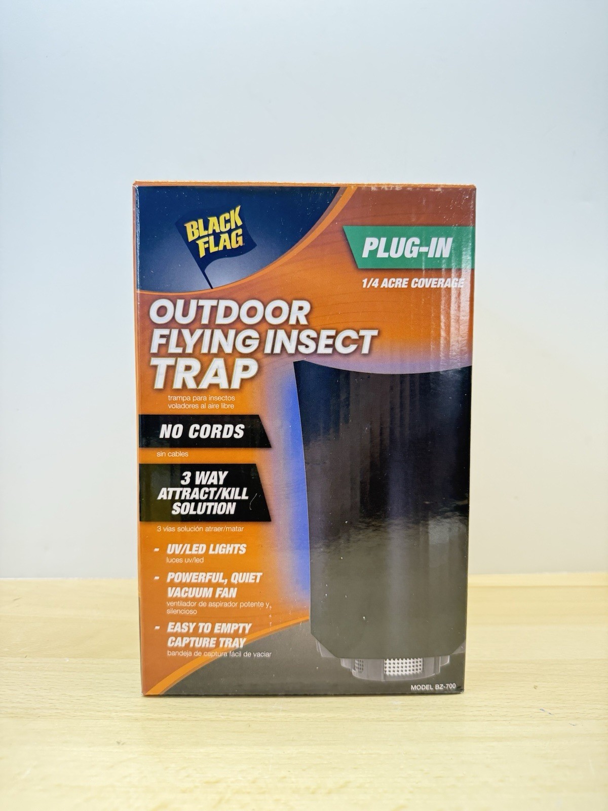 Black Flag 1/4 Acre, Outdoor Flying Insect Trap, Plug-in, UV light , Vacuum NEW