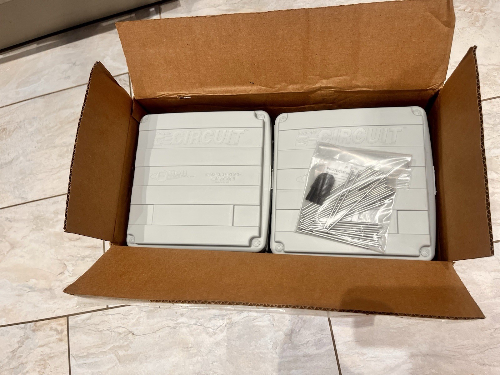 6 Gray Bait Stations – Protecta EVO Circuit EC8806- New In Box With Key And Rods