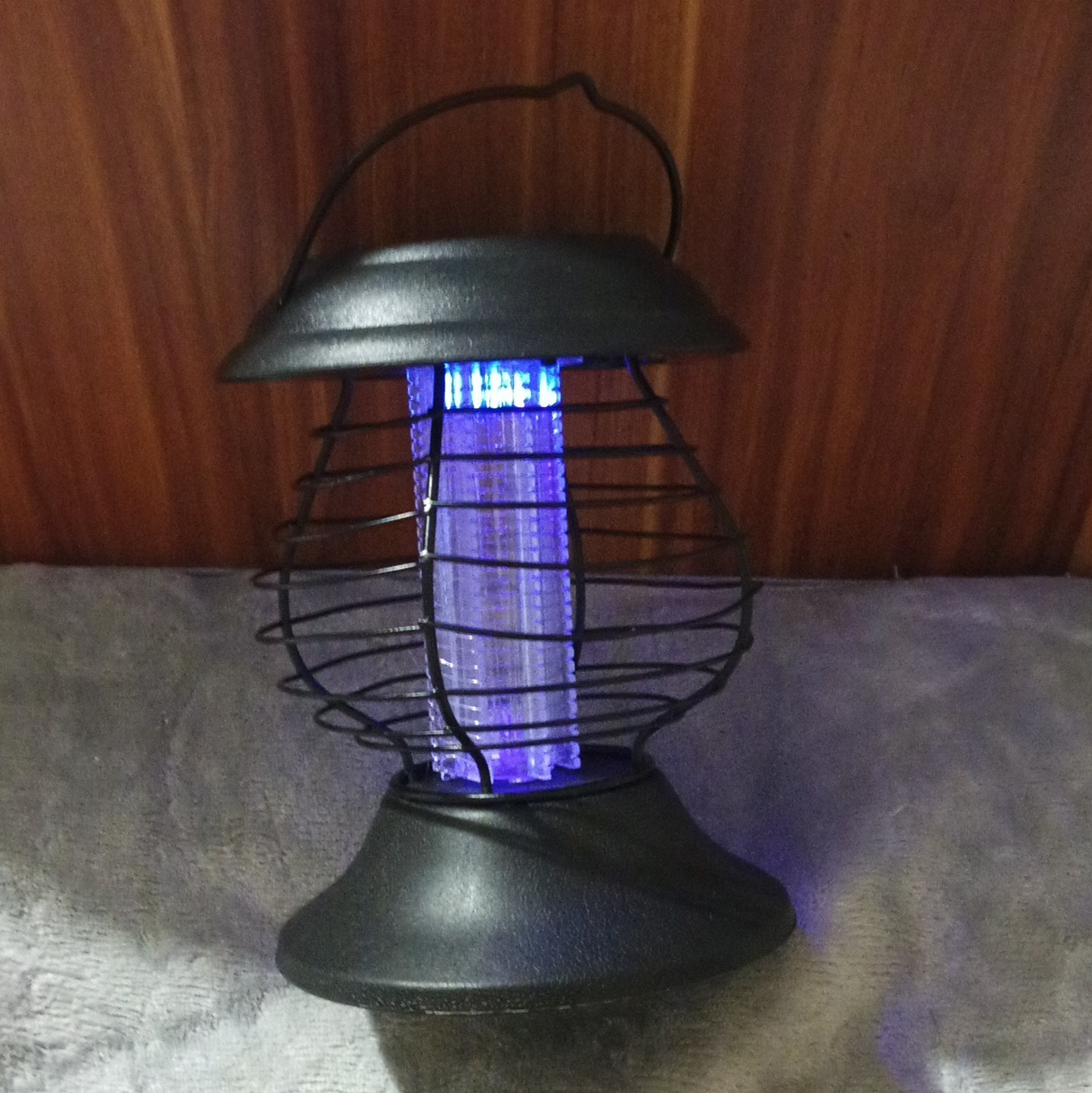 Solar Powered Bug Zapper Outdoor / indoor Lantern Mosquito Killer w/ Stake Light