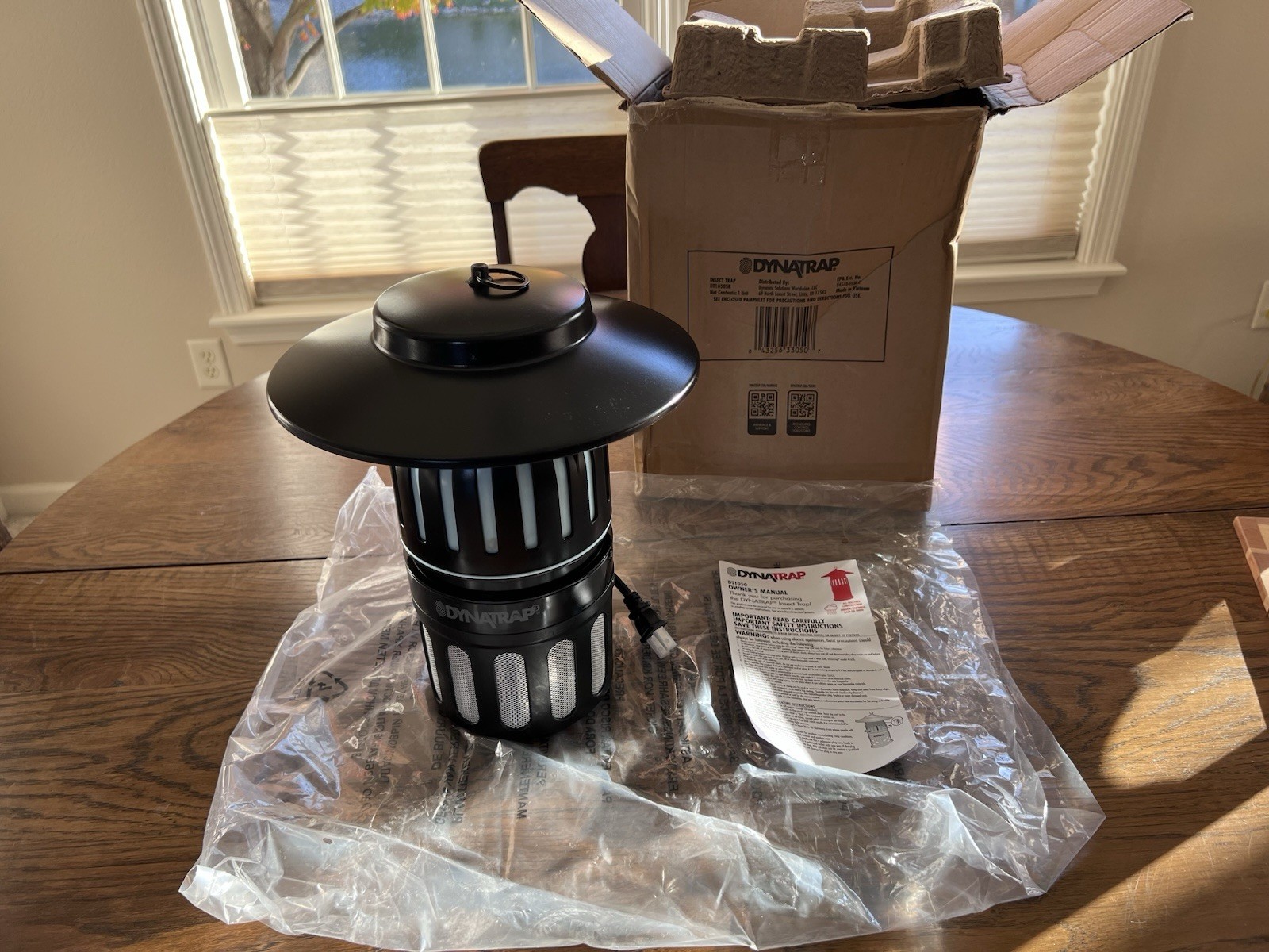 DynaTrap DT1050SR Mosquito & Flying Insect Trap, Twist On/Off, 1/2 Acre, Black
