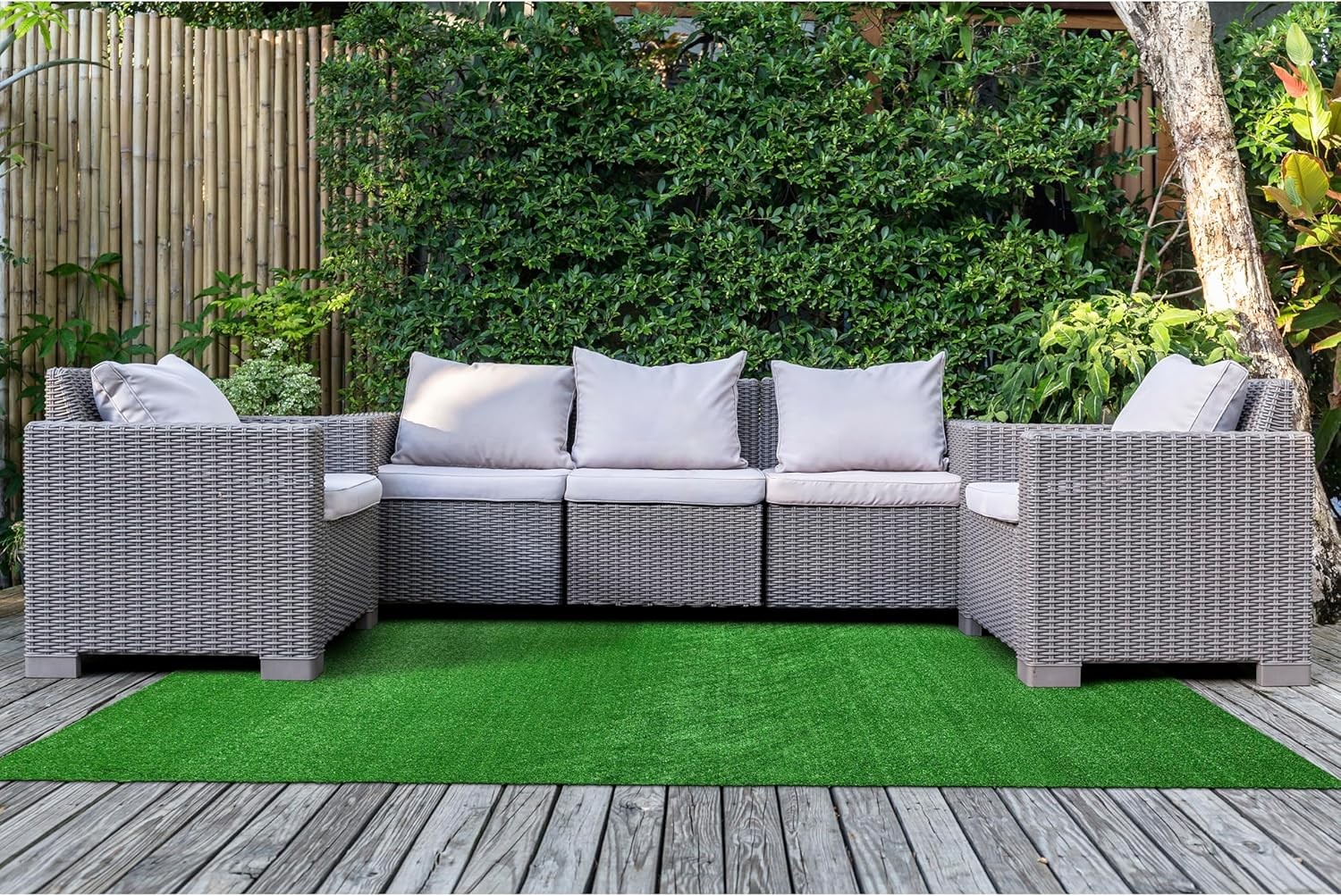 Garland Rug Artificial Grass 5 Ft. X 7 Ft. Large Indoor/Outdoor Area Rug Green –