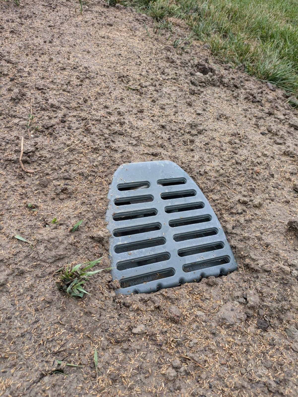 Lawn Grate Yard Drain Used for Sump Pump and Downspout Extensions – Heavy Dut…
