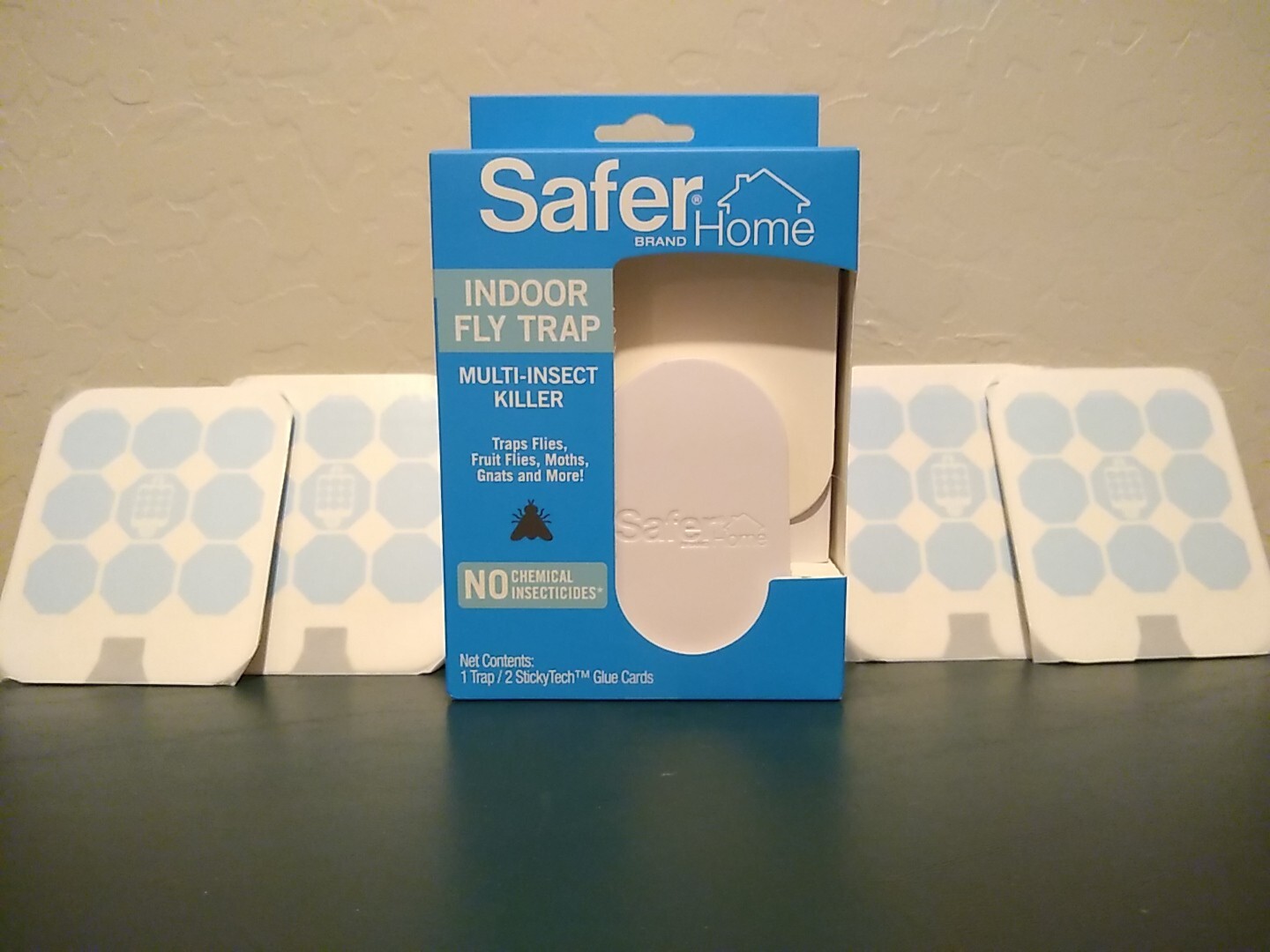 SaferHome Indoor Fly Trap +4 Generic Refill Cards. Plug-in Unit W/ UV-LED Lights