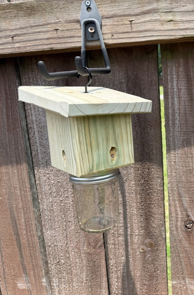 Handmade Soft Pine Carpenter Bee Trap w/ Jar & Hook – Works Great!