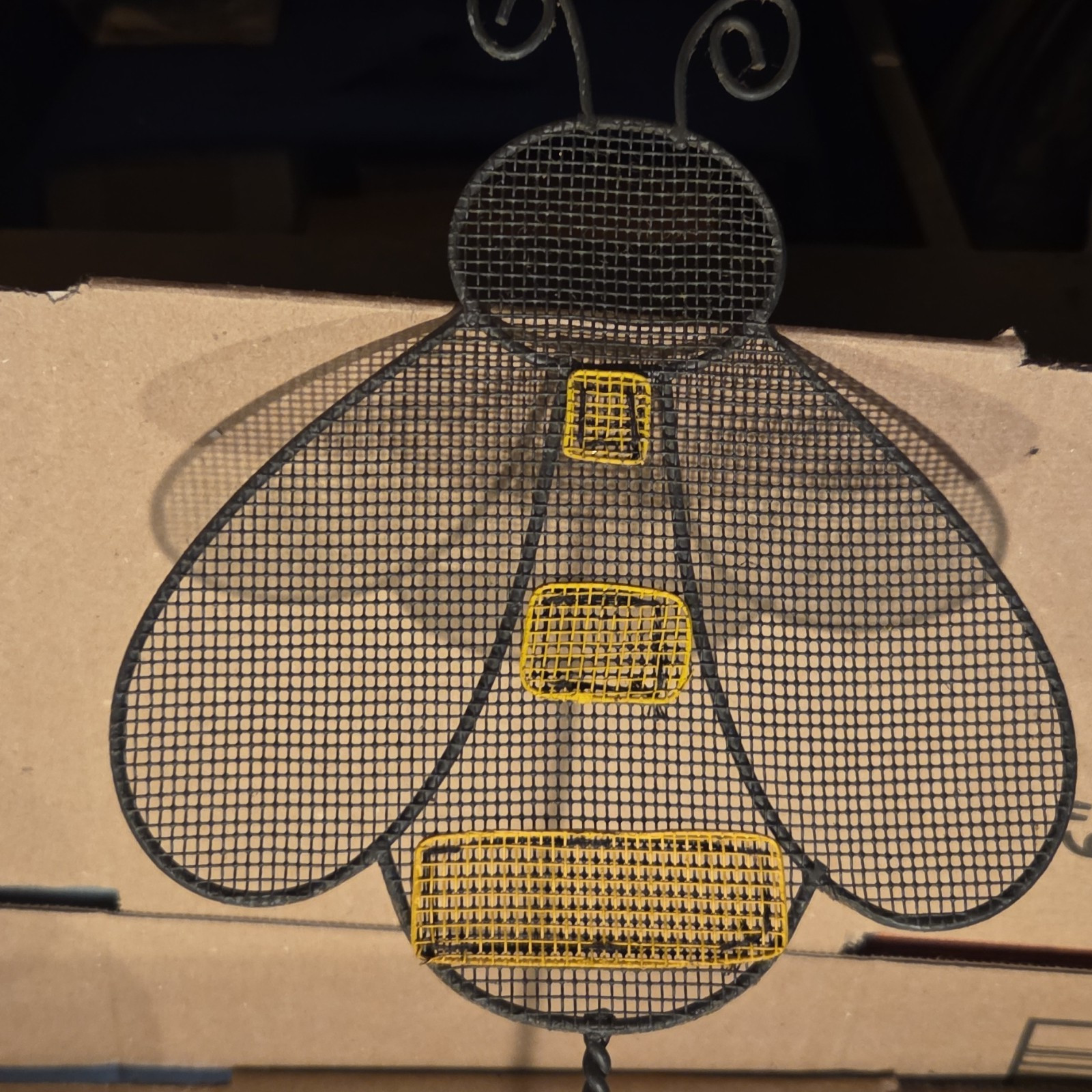 vintage Manual sunflowerMetal Mesh Fly Swatter w/ Yellow Wooden Handle