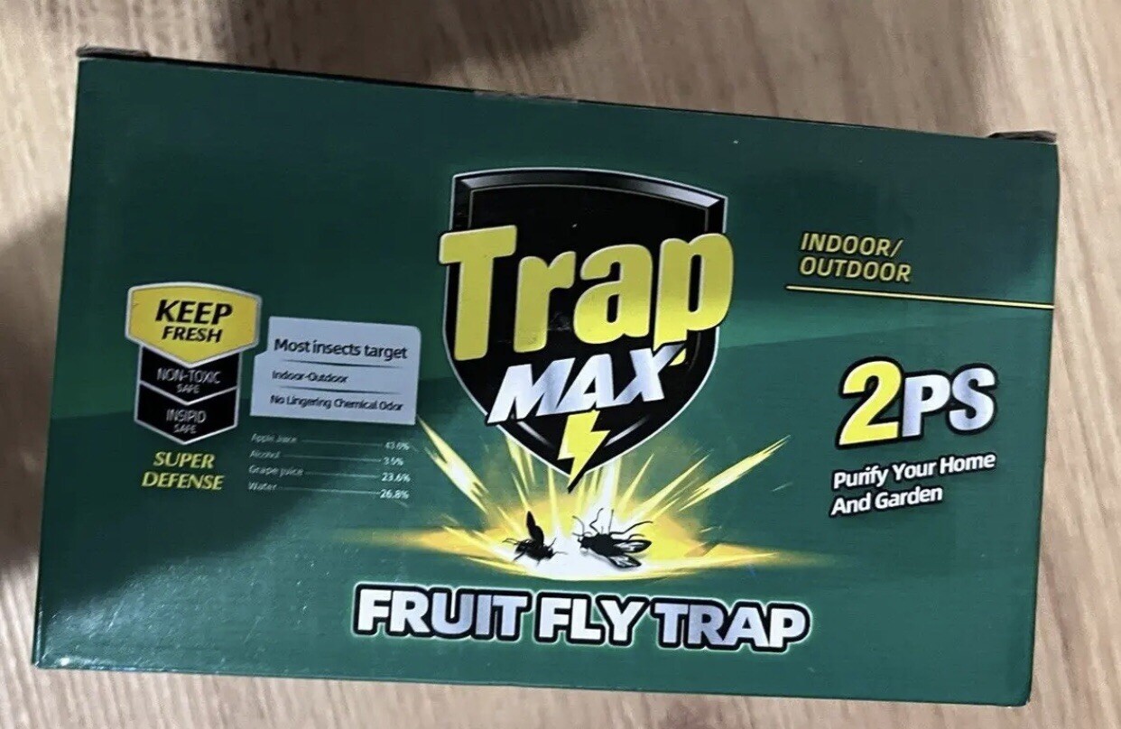 2 Frog Shape Fruit Fly Traps for Indoors with 12 Fruit Fly Sticky Traps NEW