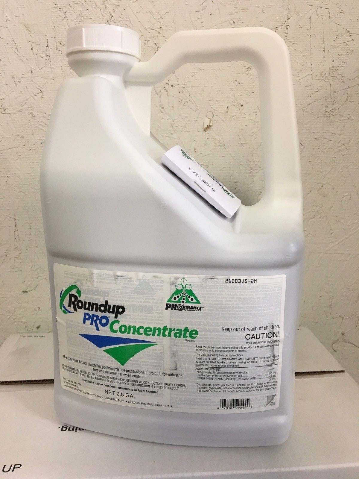 Roundup Pro Concentrate Weed Killer – 50.2% Glyphosate w/ Surfactant 2.5 Gallons