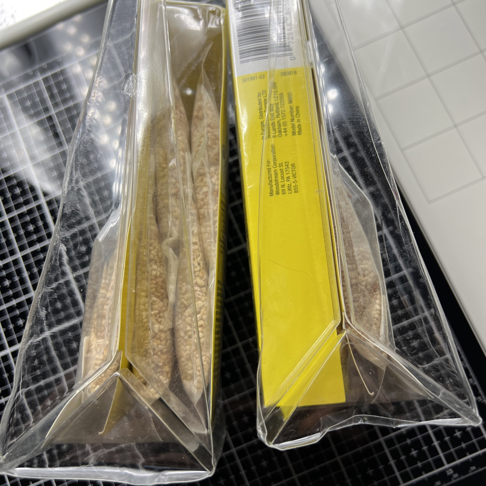 2 Victor SCENT-AWAY Natural Rodent Repeller Packs Mint Pouch Hang Indoor 10 Tot