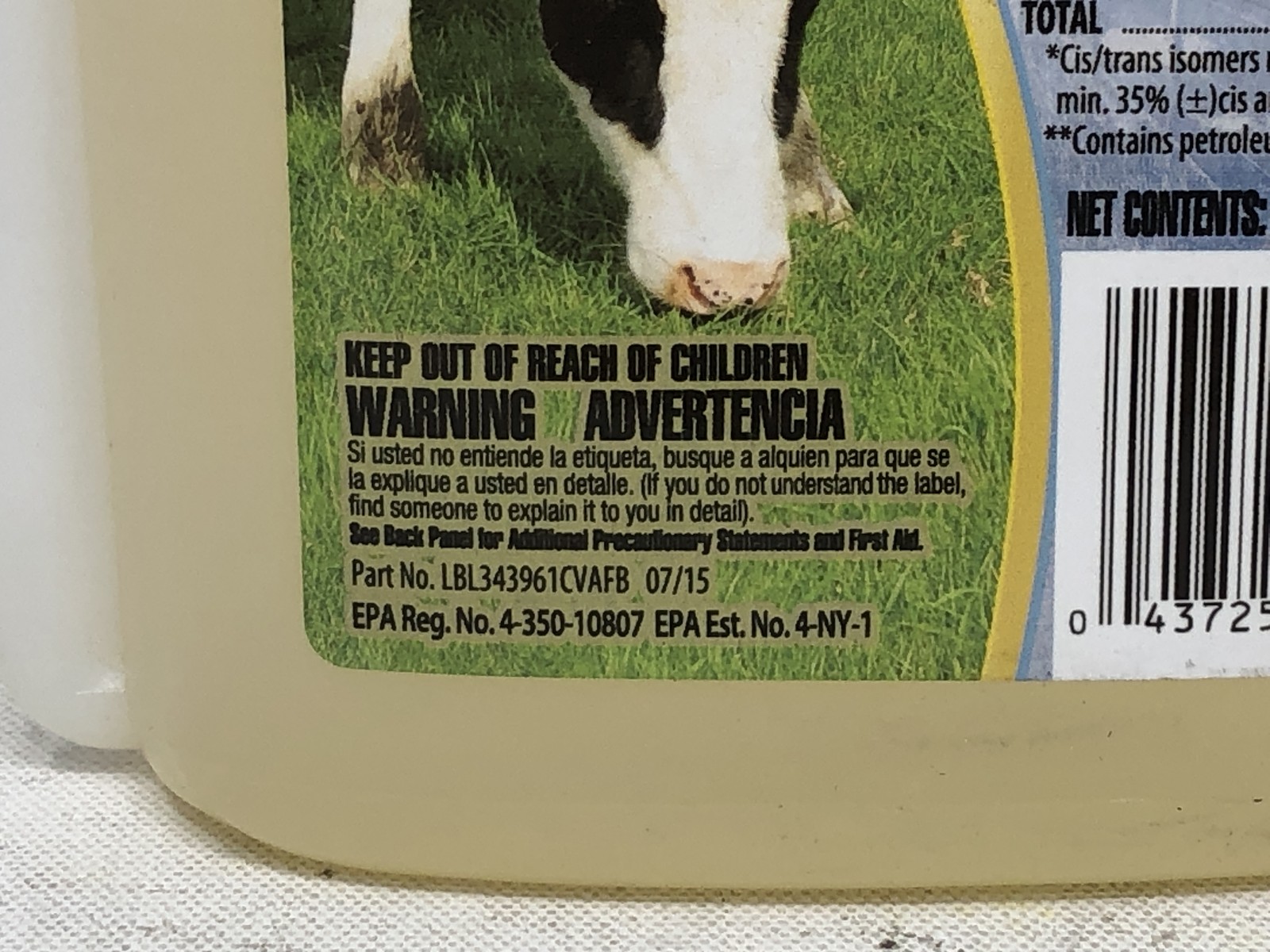Country Vet FarmGard Permethrin Concentrate Controls Insects – 32 oz (Case of 4)