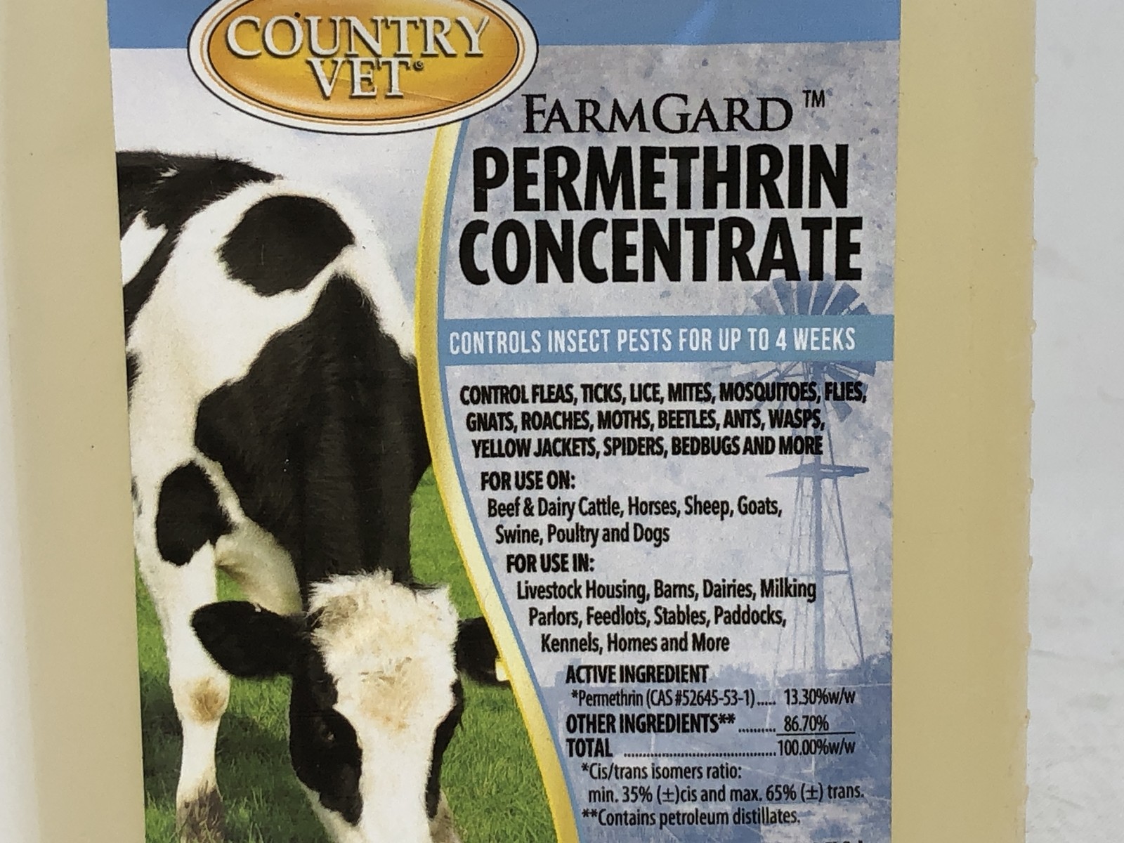 Country Vet FarmGard Permethrin Concentrate Controls Insects – 32 oz (Case of 4)