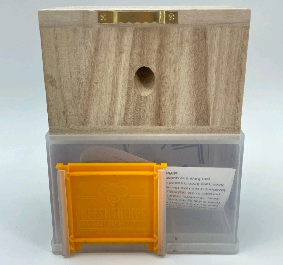 BEES N THINGS Carpenter Bee Trap 5 Pack Outdoor Wood Pest Control Catcher NEW