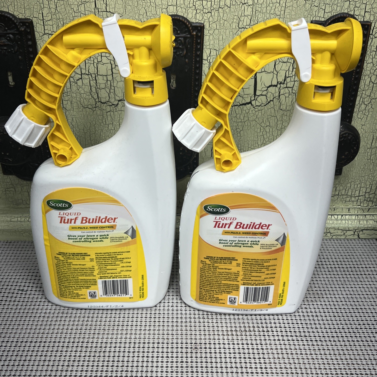 Scotts 32 oz Liquid Turf Builder with Plus 2 Weed Control Fertilizer, Pack of 2