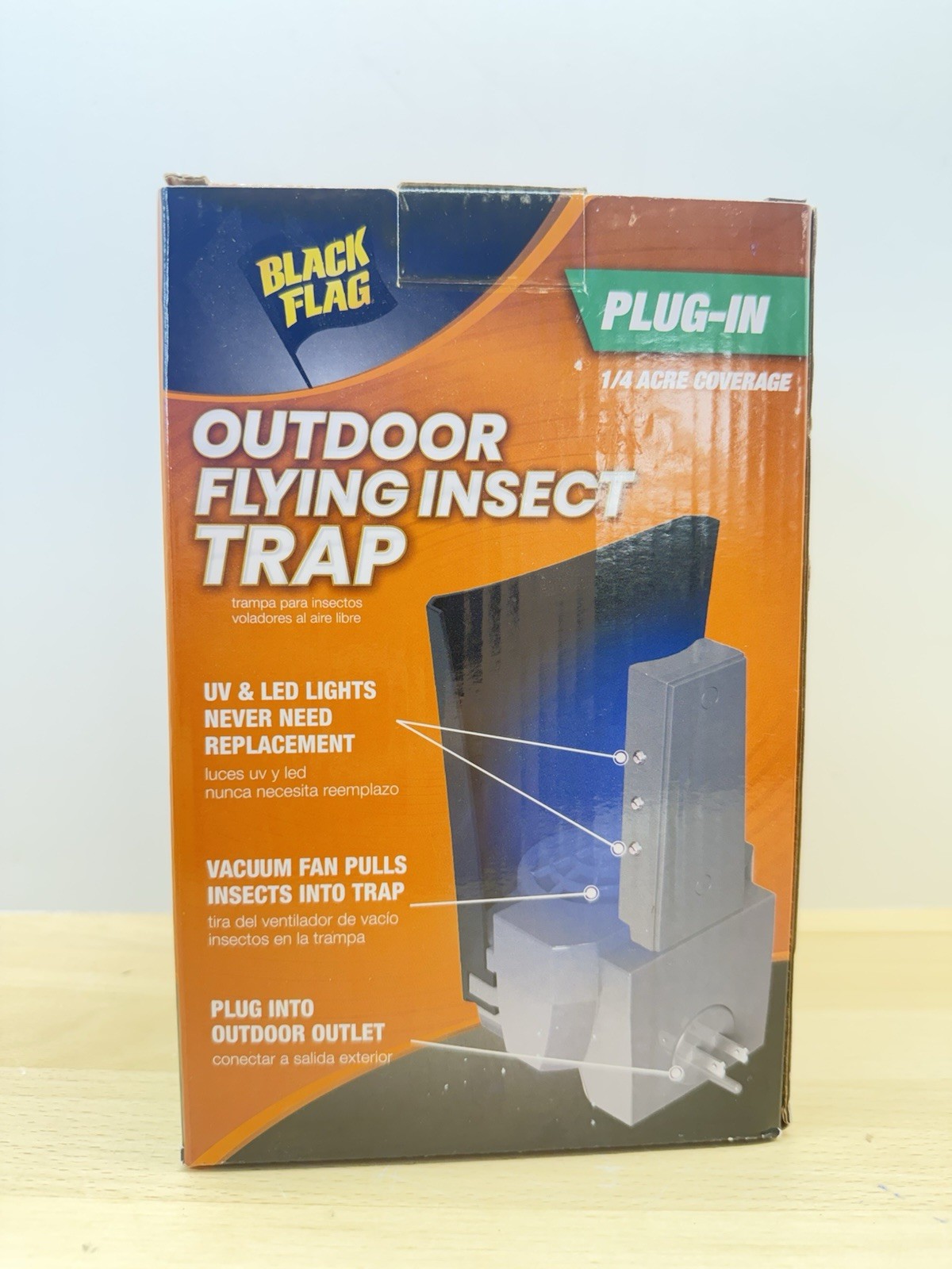 Black Flag 1/4 Acre, Outdoor Flying Insect Trap, Plug-in, UV light , Vacuum NEW